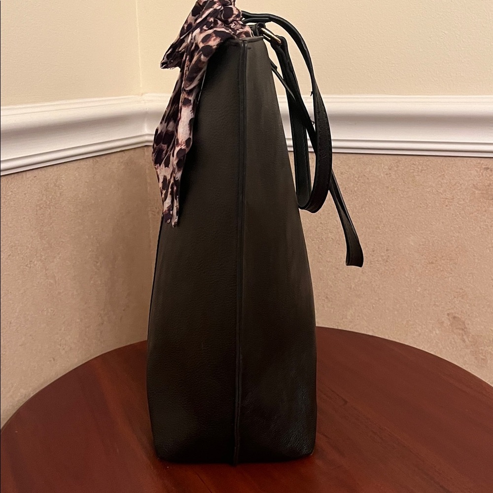 Betsey Johnson Black Tote Bag Leopard & Snake Print Stripe with Bow- EUC - Picture 3 of 16